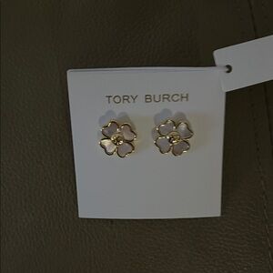 NWT Tory Burch Gold Floral Stud Earrings